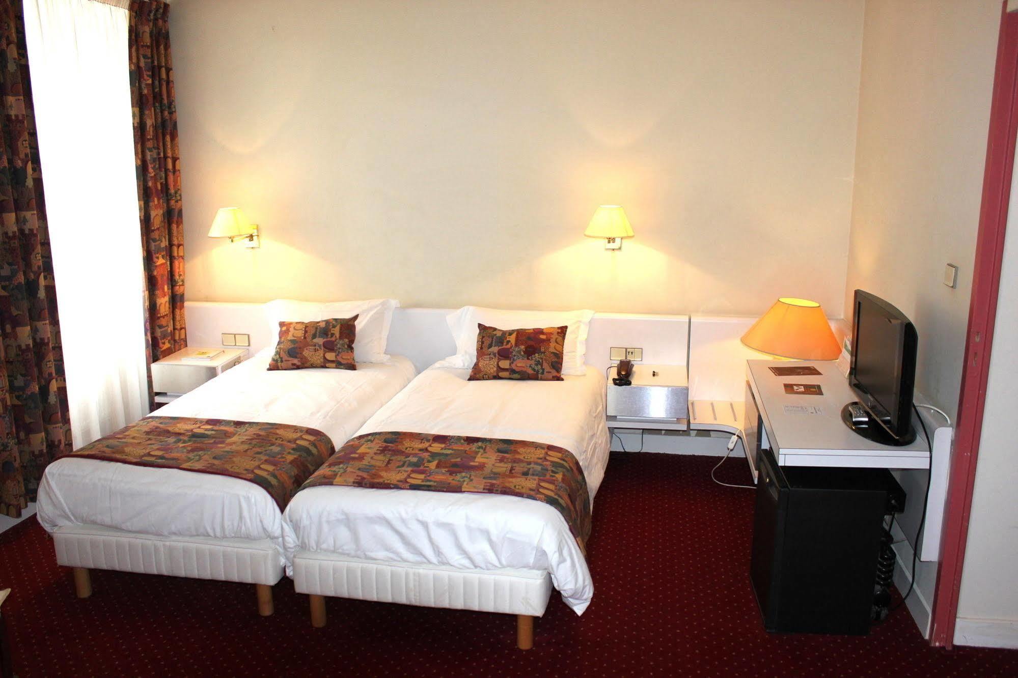 Hotel Logis Le Relais De Fusies Lacaune Zewnętrze zdjęcie